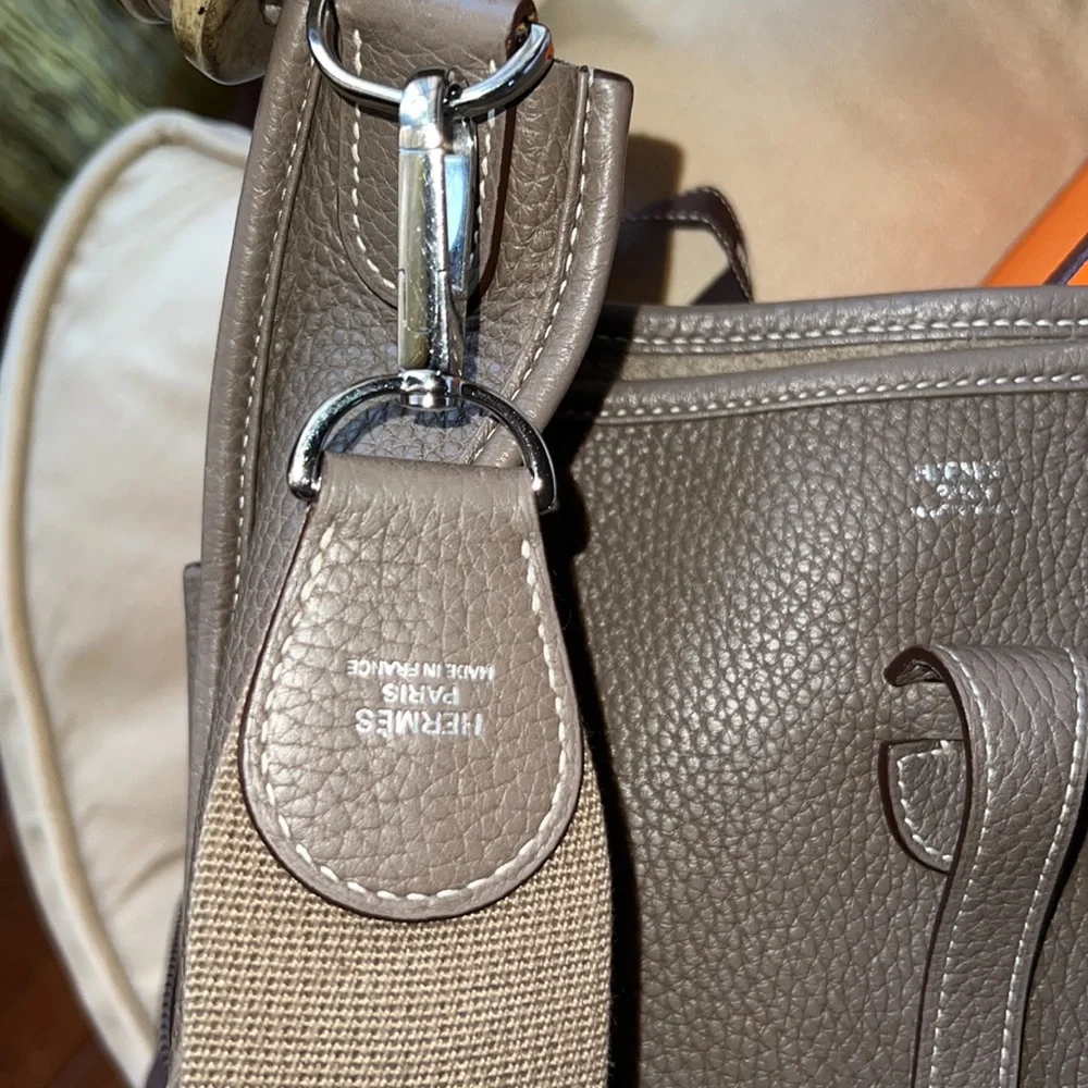 Hermes Evelyn III Shoulder Messenger Bag Taurillon Clemence Etoupe - Picture 15 of 17